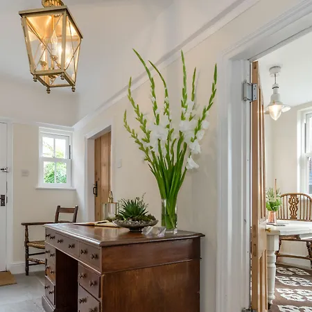 No93 Oower Hoose Guest house 4*